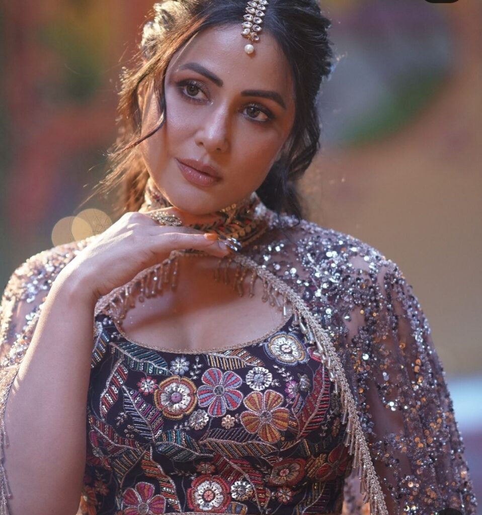 Hina khan